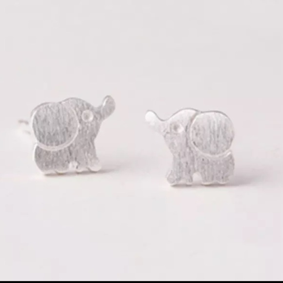 Jewelry - 🚨LAST ONE🚨 Minimal elephant studs 925silver NWOT